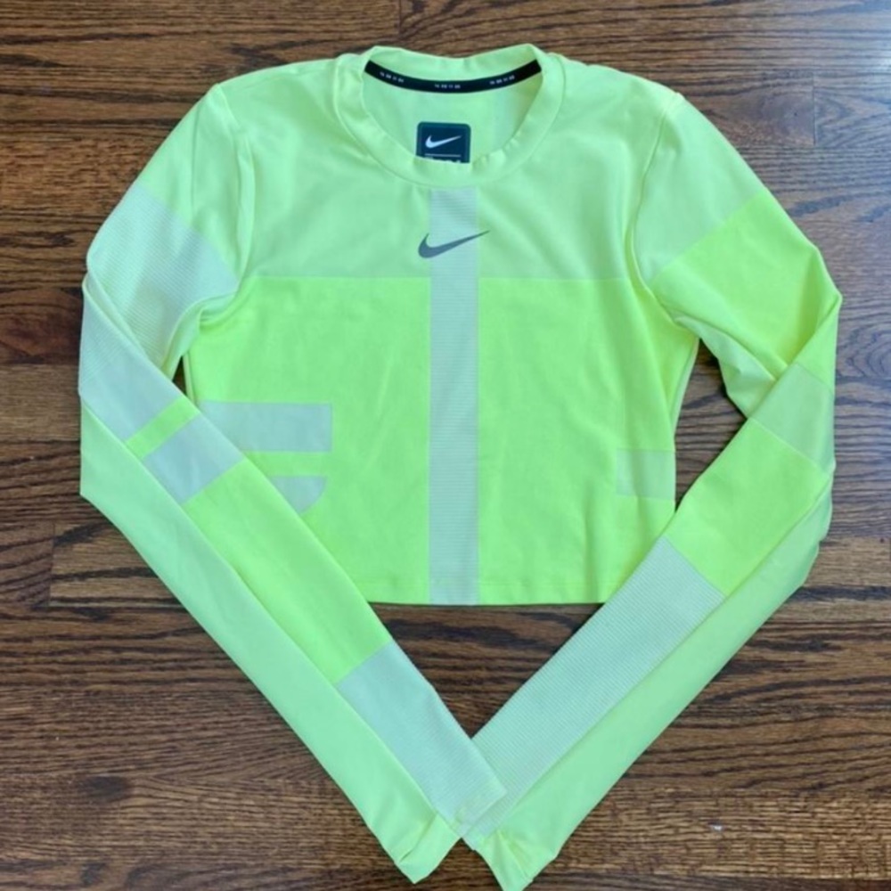 Nike Crop Top 💚